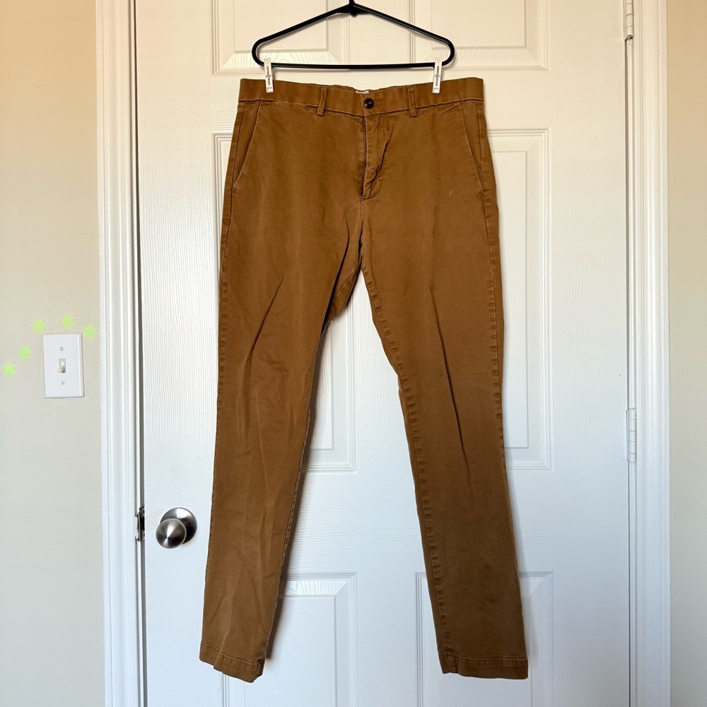 GAP Skinny
Size 34x32
Color Khaki